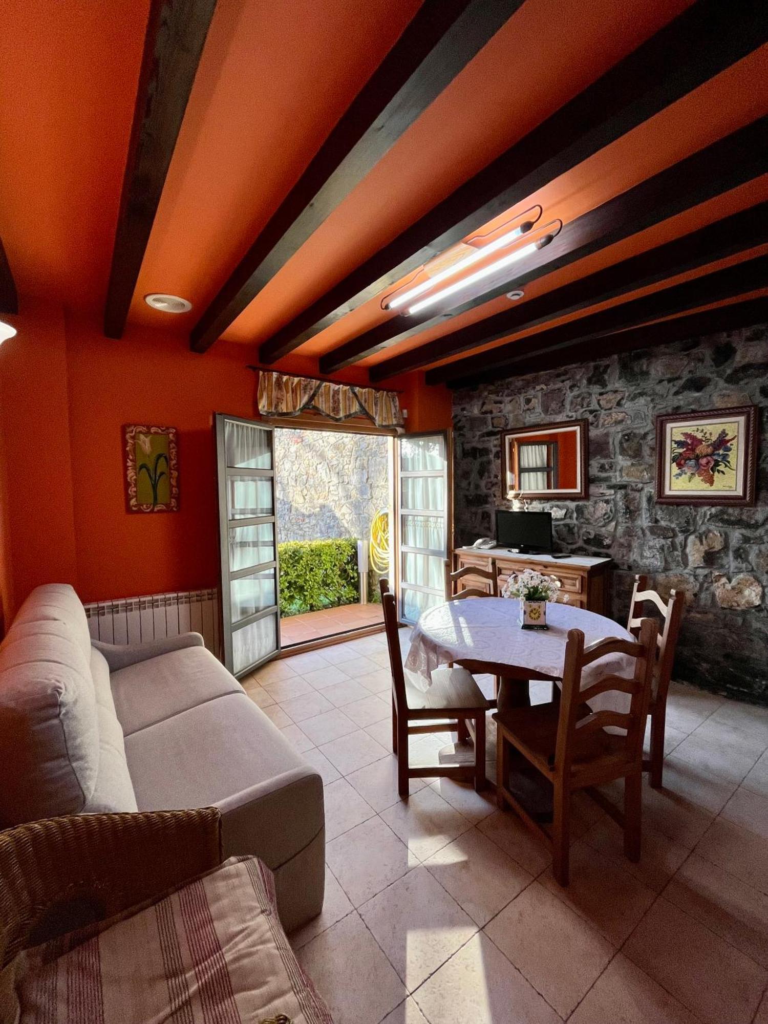 Apartamentos Turisticos Paseo De La Alameda ビリャビシオサ エクステリア 写真