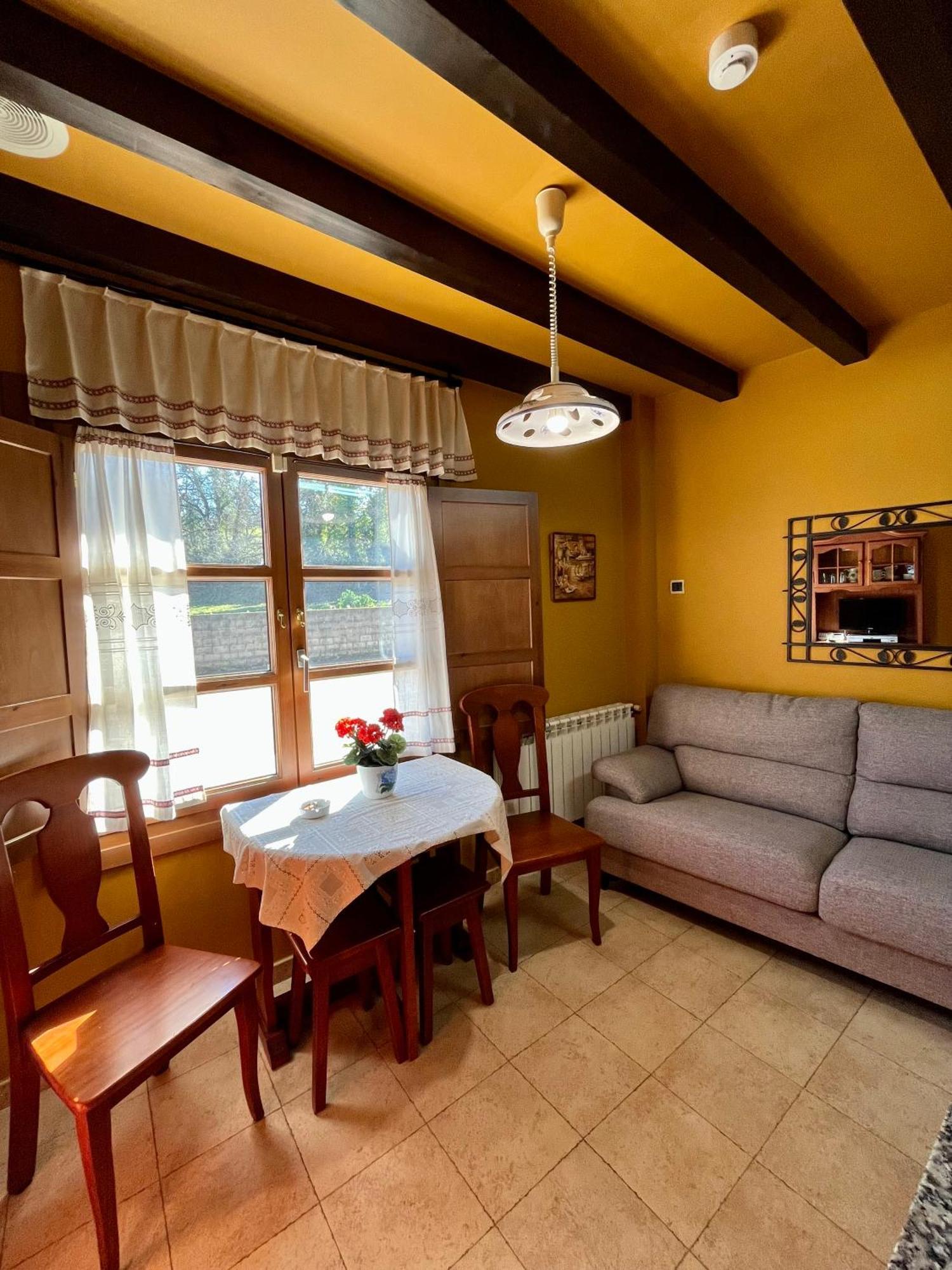 Apartamentos Turisticos Paseo De La Alameda ビリャビシオサ エクステリア 写真