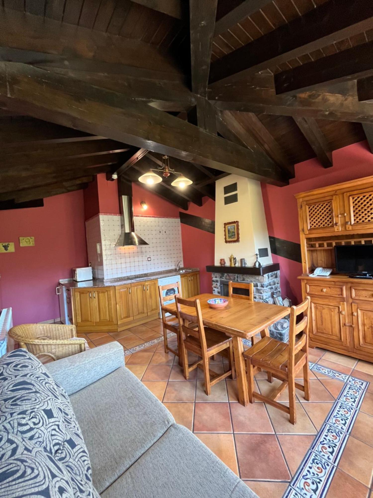 Apartamentos Turisticos Paseo De La Alameda ビリャビシオサ エクステリア 写真