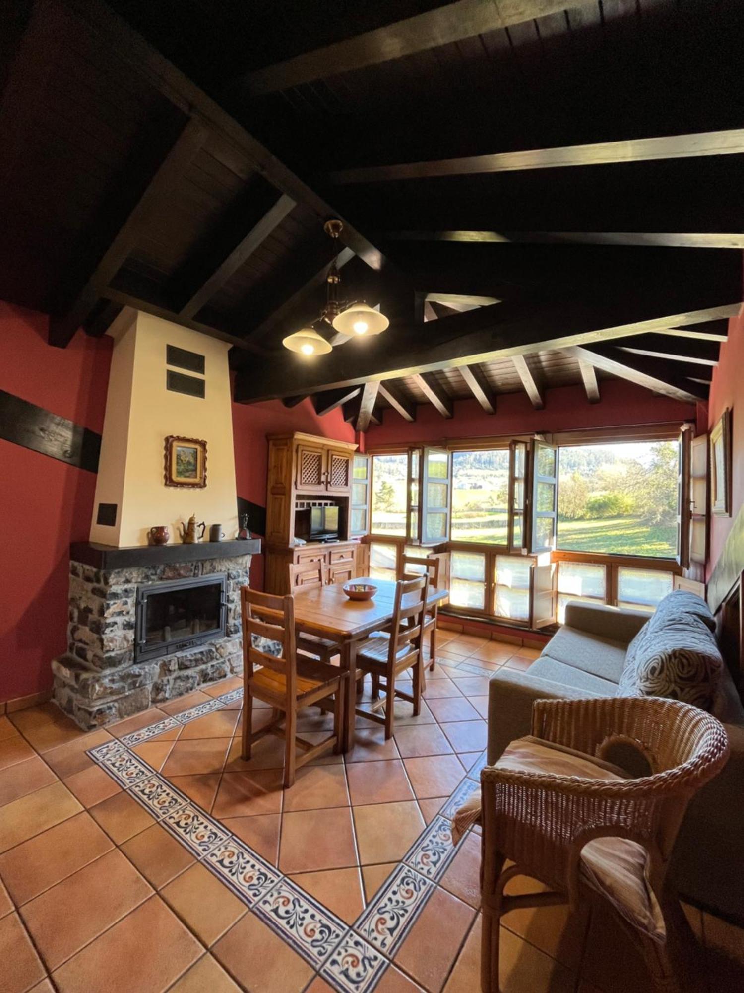 Apartamentos Turisticos Paseo De La Alameda ビリャビシオサ エクステリア 写真